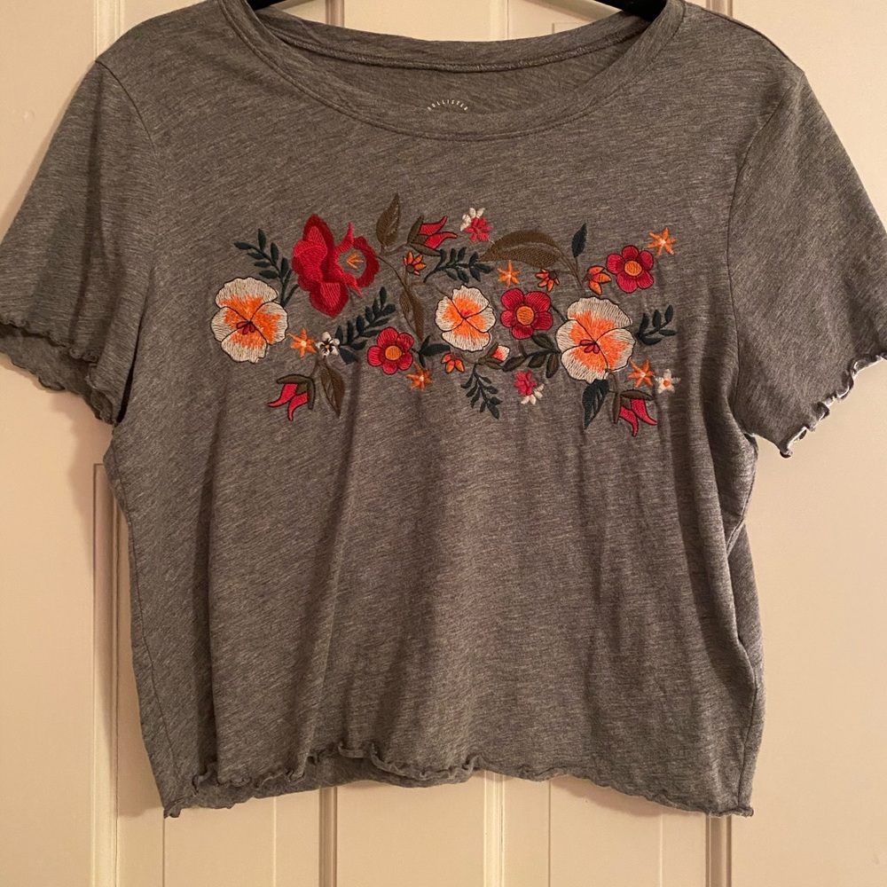 Hollister embroidered lettuce trim top